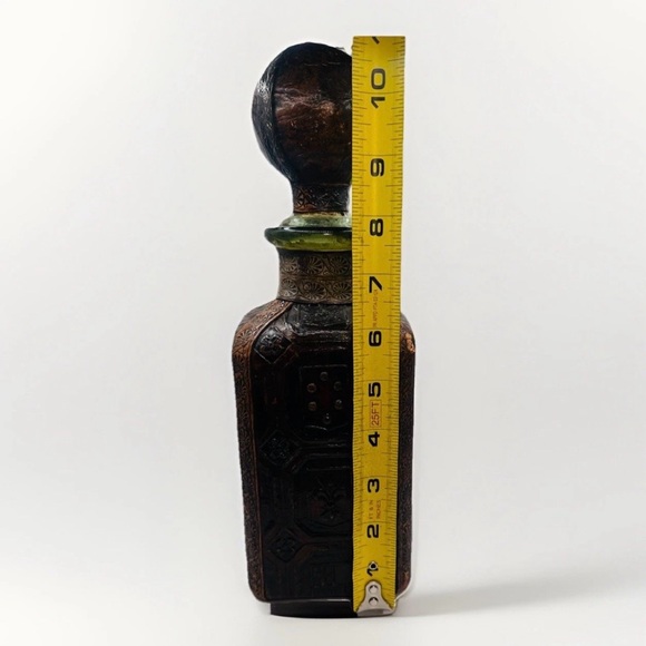 SET OF ANTIQUE LEATHER WRAPPED COVERED GLASS LIQUOR DECANTERS W/ STOPPER 10.5” - Picture 5 of 6